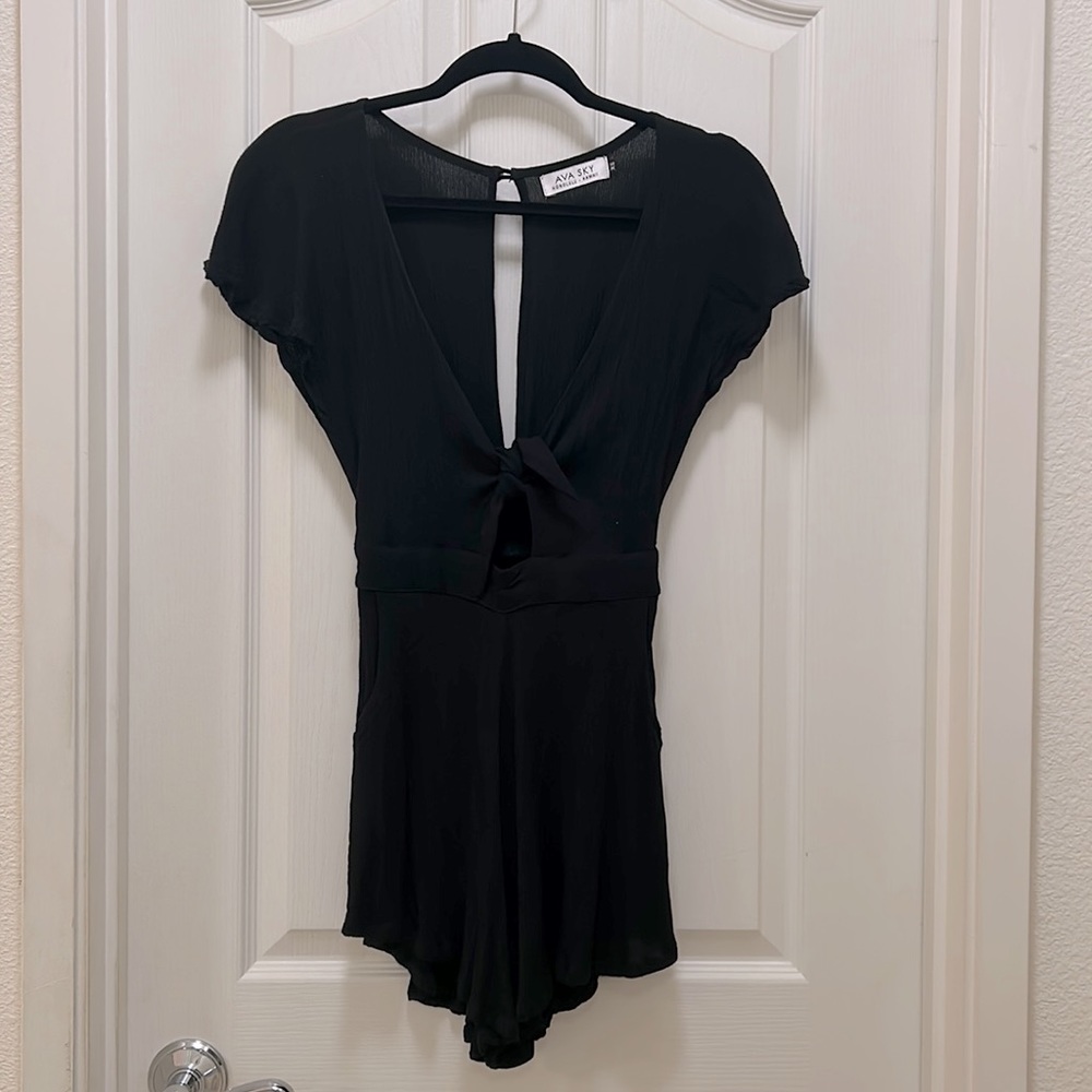 Fighting Eel Ava Sky Black Kiwi Crinkle Tie Romper Linen